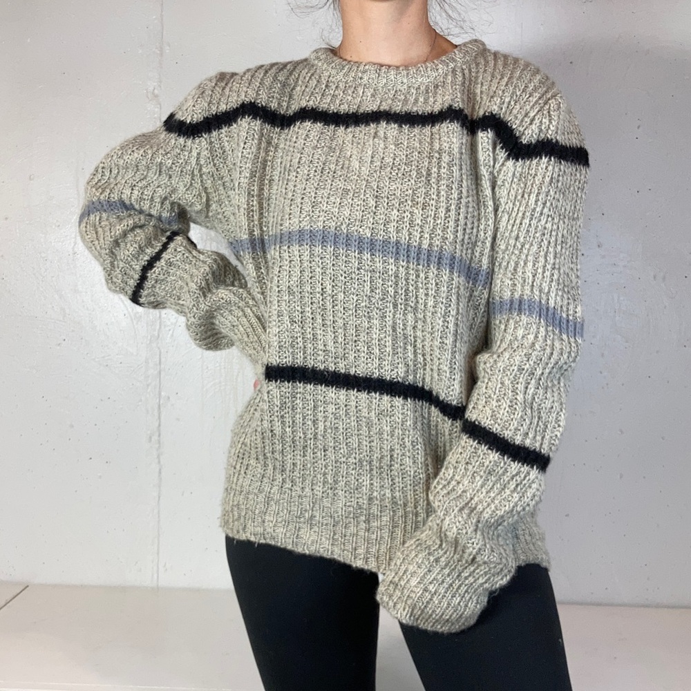 Vintage Gray Striped Levi’s Crewneck Chunky Knit Sweater - Picture 6 of 10